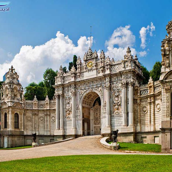 Dolmabahce-Palace2